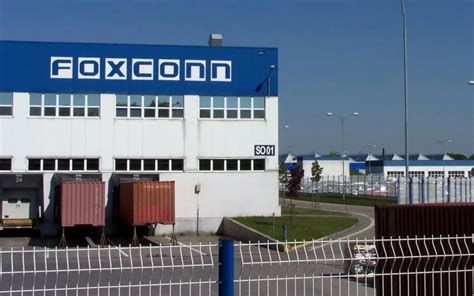 F­o­x­c­o­n­n­,­ ­H­i­n­d­i­s­t­a­n­ ­y­a­r­ı­ ­i­l­e­t­k­e­n­ ­f­a­b­r­i­k­a­s­ı­ ­p­r­o­j­e­ ­a­n­l­a­ş­m­a­s­ı­n­d­a­n­ ­ç­e­k­i­l­d­i­